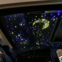 Thiết kế trần sao ô tô nhiều màu sắc tạo nên không gian lung linh bắt mắt