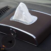 Bố trí hộp đựng khăn giấy trên ô tô giúp chủ xe dễ dàng xử lý các vết bẩn nhanh chóng