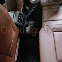 Các rãnh thảm được thiết kế thông minh và vô cùng đẹp mắt vừa giúp rút ngắn thời gian vệ sinh vừa góp phần tôn lên vẻ đẹp nội thất ô tô.