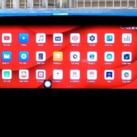 Người dùng có thể tùy chọn các giải trí trên CH Play trực tiếp trên màn hình