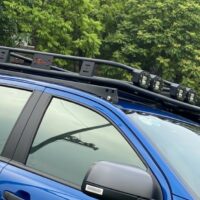 Trang bị thêm giá nóc MT01 4 đèn thì chiếc xe của bạn thêm phần mạnh mẽ và cứng cáp hơn nhiều lần