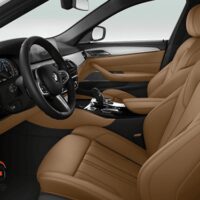 Tăng thêm sự hoàn mỹ cho xe ô tô