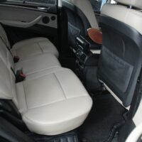 Ghế da đàn hồi tạo cảm giác thoải mái, êm ái cho người ngồi