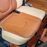 Ghế da đàn hồi tạo cảm giác thoải mái, êm ái cho người ngồi