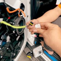 Hàng Zin cho xe Kia Carnival nên lắp đặt nhanh chóng, an toàn