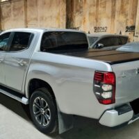 Nắp thùng 3 khúc cho xe Mitsubishi Triton