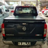 Nắp thùng 3 tấm xe bán tải Navara
