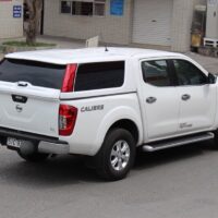 Nắp thùng cao Nissan Navara 2020 có đèn