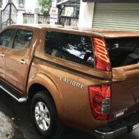 Nắp thùng cao xe Nissan Navara 2020 là phụ kiện cần thiết cho xe