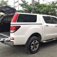 Nắp thùng cao Nissan Navara 2021 có đèn