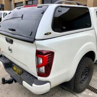 Nắp Thùng Cao Nissan Navara 2021 Không Đèn giúp tận dụng không gian chứa hàng trong thùng xe