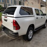 Nắp Thùng Cao Toyota Hilux Không Đèn giúp tận dụng không gian chứa hàng trong thùng xe