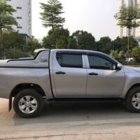 Nắp thùng thấp All New xe Toyota Hilux là phụ kiện cần thiết cho xe