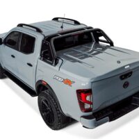 Nắp thùng thấp NP300 Nissan Navara 2020 giúp xe đẹp hơn, đẳng cấp hơn