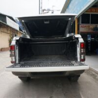 Nắp thùng thấp SCR Sport Ford Ranger giúp tận dụng không gian chứa hàng trong thùng xe