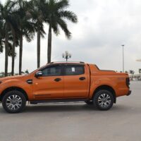 Nắp thùng thấp SCR Sport Ford Ranger với thiết kế cứng cáp, chắc chắn