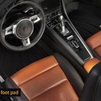 Các rãnh thảm được thiết kế thông minh và vô cùng đẹp mắt vừa giúp rút ngắn thời gian vệ sinh vừa góp phần tôn lên vẻ đẹp nội thất ô tô.