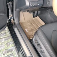 Thảm lót sàn ô tô Toyota Camry được làm từ chất liệu nhựa TPE cao cấp trên dây chuyền sản xuất tiên tiến hàng đầu hiện nay