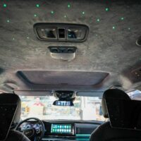 Chất liệu da lộn ô tô sở hữu đặc tính mềm mại - bền bỉ cùng theo thời gian.