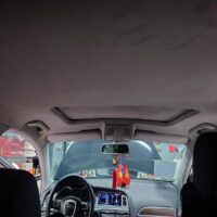 Chất liệu da lộn ô tô sở hữu đặc tính mềm mại - bền bỉ cùng theo thời gian.