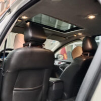 Bọc trần da lộn xe Ford Focus giúp nâng tầm nội thất ô tô trở nên sang trọng và cuốn hút hơn.