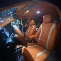 Chất liệu da lộn ô tô sở hữu đặc tính mềm mại - bền bỉ cùng theo thời gian.