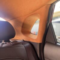 Nên vệ sinh trần da lộn thường xuyên nhằm tránh tình trạng tích bụi gây khó chịu cho người ngồi.