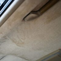 Chất liệu da lộn ô tô sở hữu đặc tính mềm mại - bền bỉ cùng theo thời gian.