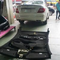 Chất liệu da lộn ô tô sở hữu đặc tính mềm mại - bền bỉ cùng theo thời gian.