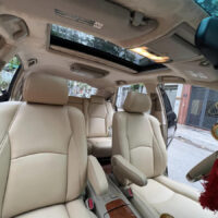 Chất liệu da lộn ô tô sở hữu đặc tính mềm mại - bền bỉ cùng theo thời gian.