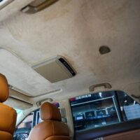 Bọc trần da lộn xe Lexus RX350 giúp nâng tầm nội thất ô tô trở nên sang trọng và cuốn hút hơn.