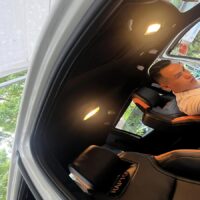 Chất liệu da lộn ô tô sở hữu đặc tính mềm mại - bền bỉ cùng theo thời gian.