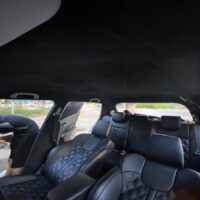 Bọc trần da lộn xe Suzuki Swift giúp nâng tầm nội thất ô tô trở nên sang trọng và cuốn hút hơn.