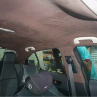 Bọc trần da lộn xe Toyota Altis 2022 giúp nâng tầm nội thất ô tô trở nên sang trọng và cuốn hút hơn.