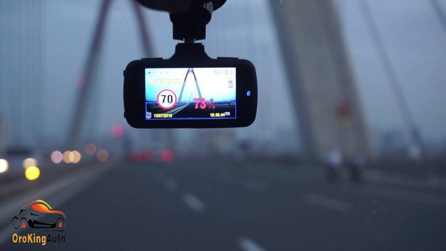 Camera hành trình cảnh báo tốc độ