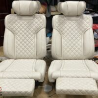 Độ form ghế Limousine Hyundai Staria chắc chắn