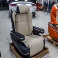 Chiếc ghế limousine Crystal Throne 4.0 khổng lồ