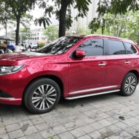 Bệ bước chân Mitsubishi Outlander mẫu KN chất lượng tại OrokingAuto