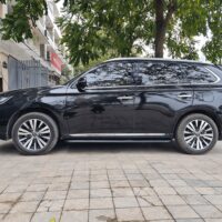 Bệ bước chân Mitsubishi Outlander mẫu MA chất lượng tại OrokingAuto