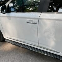 Bệ bước chân Mitsubishi Outlander mẫu Macan Black chất lượng tại OrokingAuto