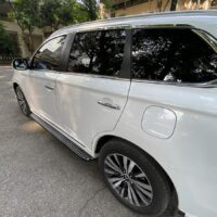 Bệ bước chân Mitsubishi Outlander mẫu Macan Black có nhiều ưu điểm nổi bật