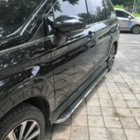 Bệ bước chân Toyota Veloz Cross mẫu KN chất lượng tại OrokingAuto