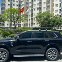 Trang bị thêm combo 2 thanh ngang + giá nóc xe Ford Everest thì chiếc xe của bạn thêm phần mạnh mẽ và cứng cáp hơn nhiều lần.