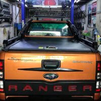 Mở, đóng nắp thùng cuộn cơ xe Ford Ranger XLT nhanh chóng