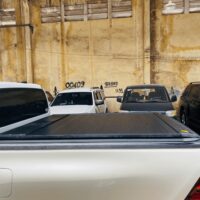 Nắp thùng cuộn điện Option xe Toyota Hilux thuận tiện cho người dùng