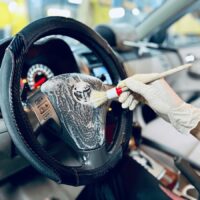 Vệ sinh nội thất ô tô size large cần thực hiện định kỳ