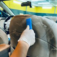 Vệ sinh nội thất ô tô là việc làm cần thiết