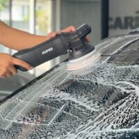 Dịch vụ tẩy ố kính cho ô tô