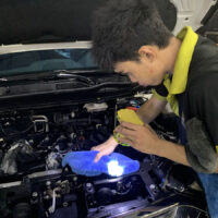 Nên vệ sinh khoang máy ô tô