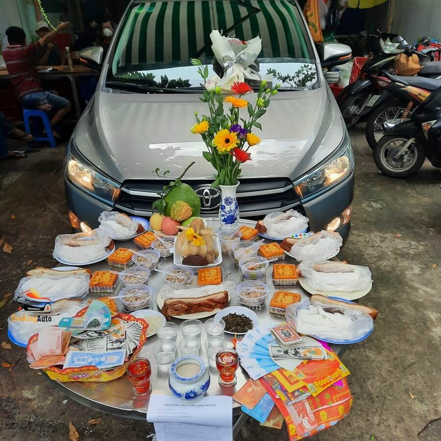 Cách cúng xe ô tô mới mua về